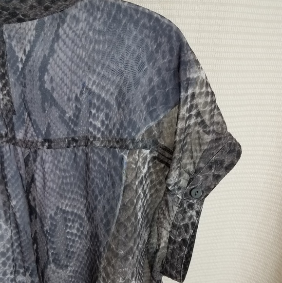 W118 by Walter Baker blouse. - Picture 6 of 6